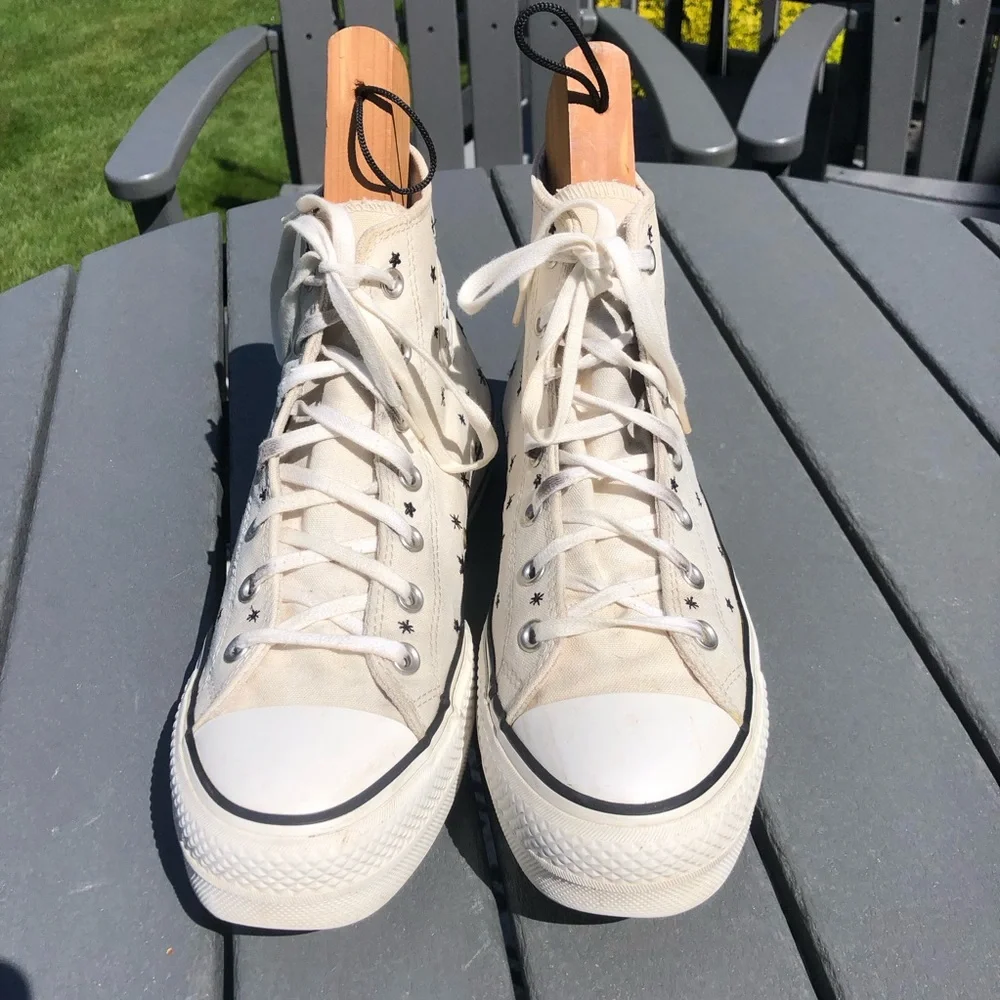 Converse High Top limited edition Crystal Energy  in Cream with Black Star Print - Picture 4 of 11